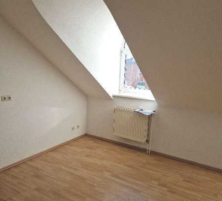 Schöne 2-Zimmer Wohnung mit offener Küche