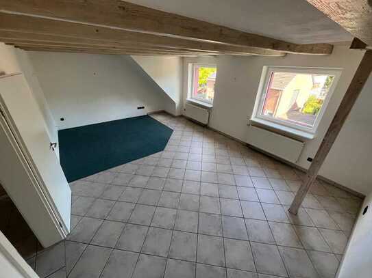 Schicke Dach-Maisonettewohnung, 89 m² in 47178 Duisburg-Alt-Walsum