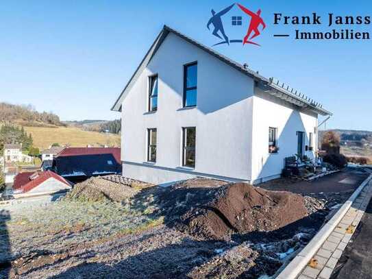 Freistehendes Einfamilienhaus - BJ 2023 - kfw55-Standard - Lüftungsanlage inkl. Klimafunktion