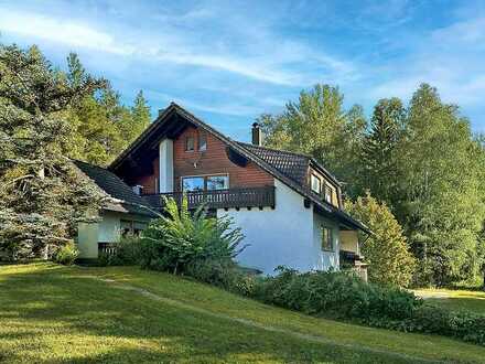 Mehrfamilienhaus mit großem Grundstück am Waldrand