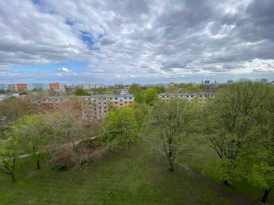 Renoviertes 1,5 Zimmer-Apartment im 8. Obergeschoss Berlin-Mitte