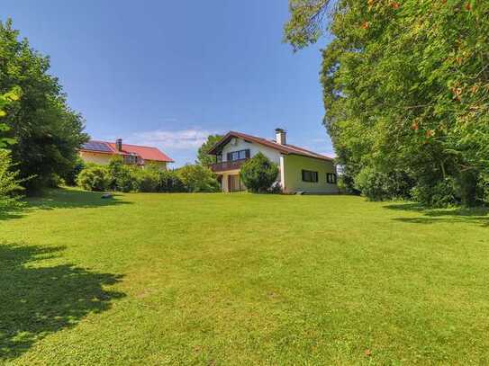 Einfamilienhaus mit Baugrund!