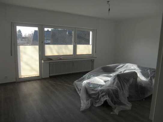 Geschmackvolle, modernisierte 3-Raum-Wohnung mit geh. Innenausstattung mit Balkon und EBK