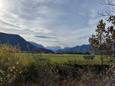 Grundstück mit Bergblick!