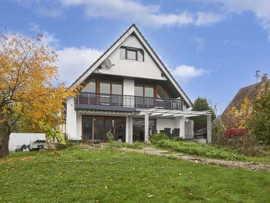 Freistehendes EFH mit Einliegerwohnung, Doppelgarage, Carport und großem Garten in 79350 Sexau