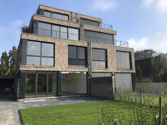 Architektenhaus mit Rheinblick in NE-Uedesheim! 341 m² WNFL, Dachterrassen! (RFS 168d)