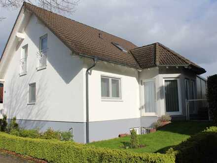 CHARMANTES WOHNEN IM HAUS MIT GARTEN