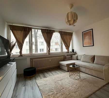 Exklusive, vollständig renovierte 1-Zimmer-Wohnung mit Einbauküche in Düsseldorf