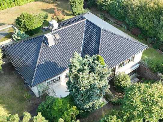 Tolles Haus mit sehr großem Grundstück, Sauna, Wintergarten und Hallenbad