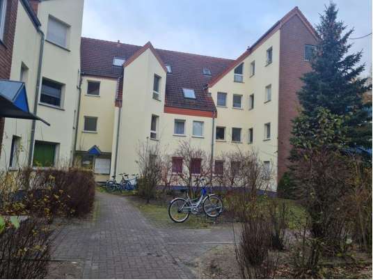 Erstbezug nach Badezimmersanierung! 5-Zimmer-Maisonette im Grünen vor den Toren Berlins