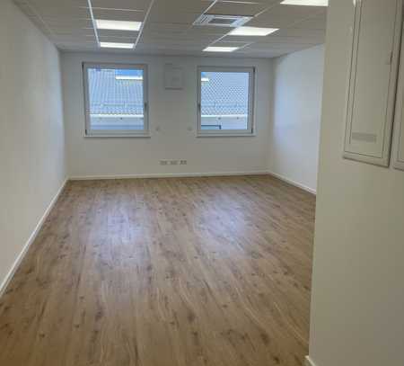Moderner Büro-/Praxisraum 38qm, erweiterbar auf 76qm