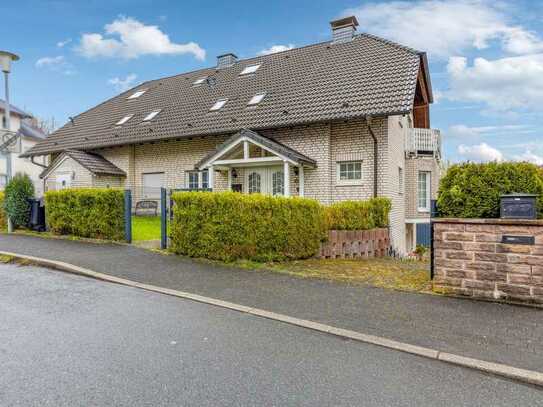 Modernes Einfamilienhaus mit Doppelgarage und ausgebautem Spitzboden in Nachrodt-Wiblingwerde