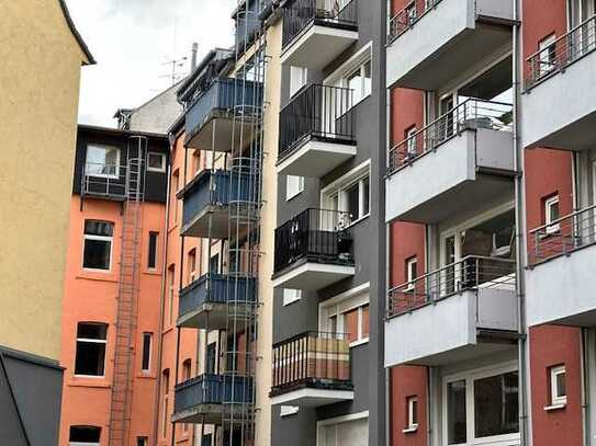 KÖLNER AGNESVIERTEL/MEDIAPARKNAH: vermietetes Apartment mit Balkon