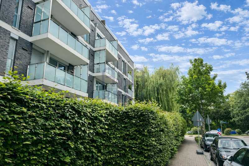 Geräumige, helle Vier Zimmer-Wohnung in Bockenheim