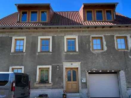 Kernsarniertes Bauernhaus mit großem Grundstück in Schmelz zu verkaufen
