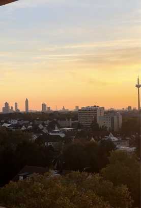 Skylineblick über Frankfurt, 2,5 Zimmer Wohnung