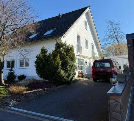 Gepflegte 5-Zimmer- Doppelhaushälfte in Neunkirchen-Seelscheid