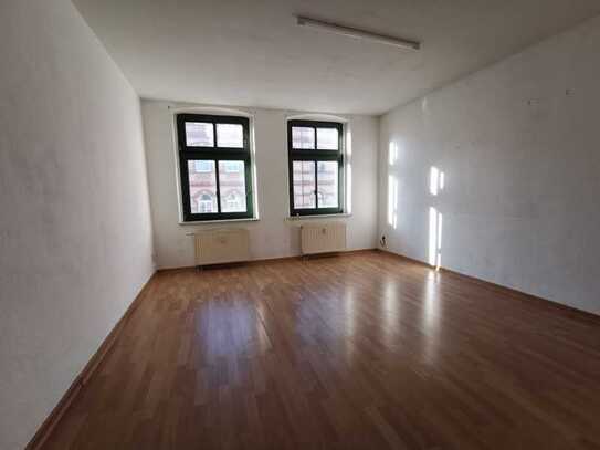 2 große Zimmer & Badezimmer mit Badewanne und Fenster