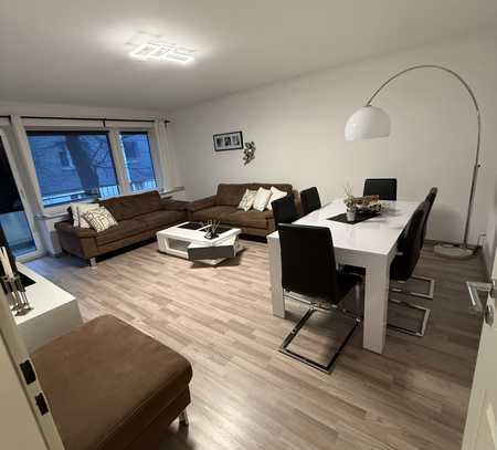 Vollständig renovierte 4-Zimmer-Wohnung mit Balkon und EBK in Düsseldorf