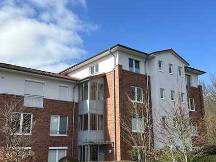Helle 2,5-Zimmer-Wohnung mit Balkon und EBK in Heikendorf (barrierefrei)