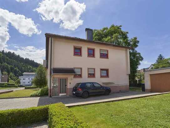 Freistehendes Mehrfamilienhaus mit Garage, Hof und Garten in 79261 Gutach-Bleibach