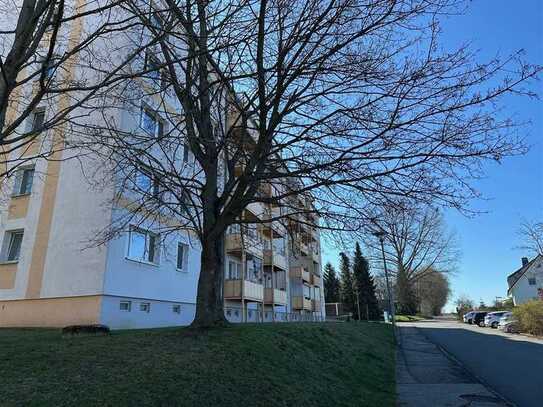 Zuhause - wo kleine Momente groß werden
* schöne Wohnung im 1.OG mit Balkon*