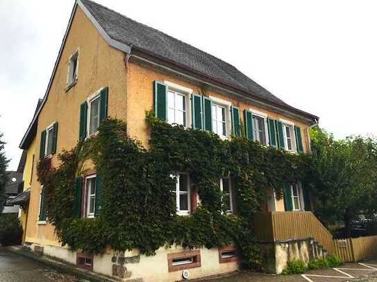 Saniertes, historisches Winzerhaus im Stadtkern Burkheim