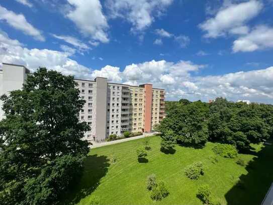 Helle 3 Zimmer Wohnung mit Balkon