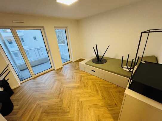 Balkon! Direkt in Adlershof, möblierte Wohnung mit EBK!