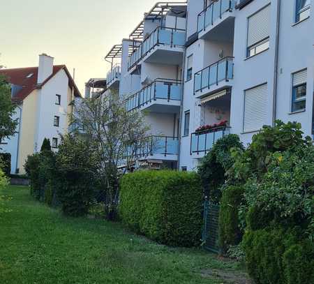 Sonnige zwei Zimmerwohnung mit Garten in Königsbrunn