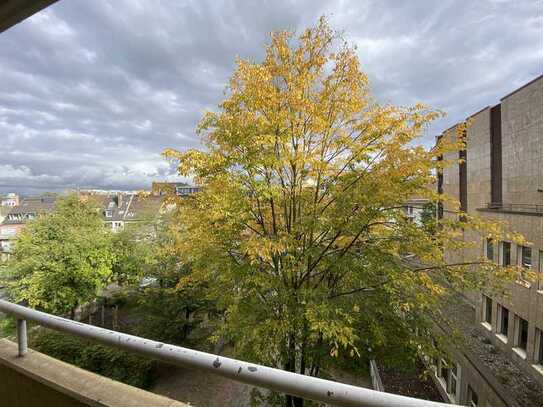 Charmante Seniorenwohnung mit Balkon und Aufzug // WBS erforderlich