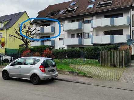 Geschmackvolle 3-Raum-Wohnung mit Balkon und Einbauküche in Stuttgart