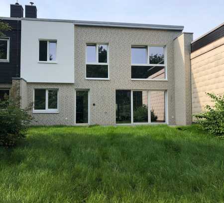 Familienfreundliches 5-Zimmer-Reihenhaus mit Garten, Waldzugang und Garage in Düsseldorf-Ludenberg