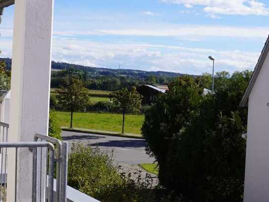 Große 4,5 Zimmer Wohnung mit großem Balkon und Einbauküche in Ravensburg Oberzell