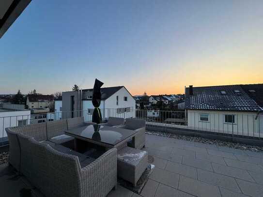 Stilvolle 3,5-Zimmer-Penthouse-Wohnung mit Balkon und Einbauküche in Ellhofen