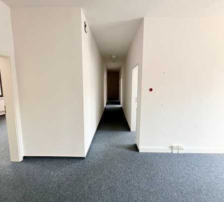 Großraumbüro mit 8 Büroräume auf 179 qm2 verteilt im Offenbach Bürgel