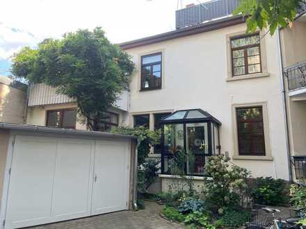 Schöne Altbau-Maisonette mit traumhafter Terrasse