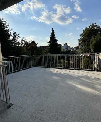 Neu sanierte Loft Wohnung mit 27qm großer Terrasse in Altrip zu vermieten