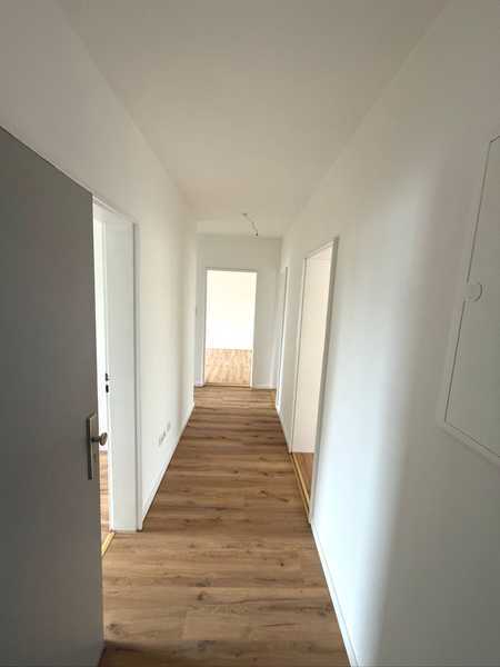                                                               Ger&auml;umige 4-Zimmer-Wohnung mit Balkon in Amberg                                                       in Atzlricht (Amberg)