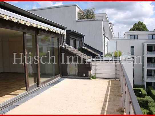 Potential für ein Juwel!
ETW in E.-Rüttenscheid, ca. 104 QM mit Balkon und Garage zu verkaufen.