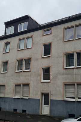 Moderne 5 Zimmer Wohnung mit EBK in ruhiger Lage