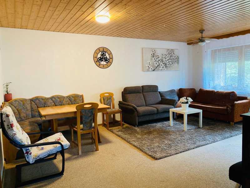                                                               Spacious &amp; Bright 4‑Bedroom Apartment with Balcony in W&uuml;rzburg‑Heuchelhof                                                       in Rottenbauer (Würzburg)