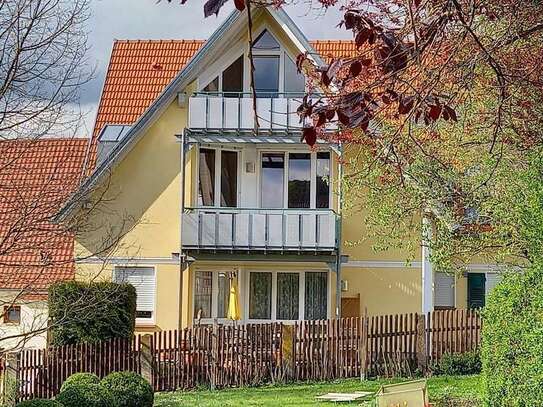 Attraktive und gepflegte 2,5-Zimmer-EG-Wohnung mit Balkon in Althengstett