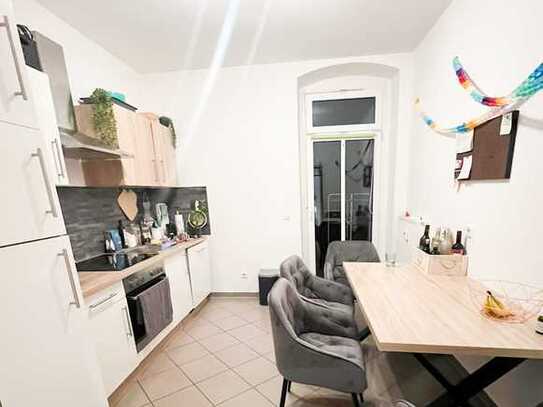 Schicke 2-Raum-Wohnung mit Einbauküche und Balkon