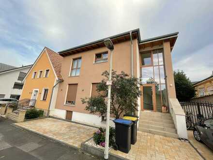 Lichtdurchflutete E.G. Wohnung mit Garten 100 m², 3 Zimmer