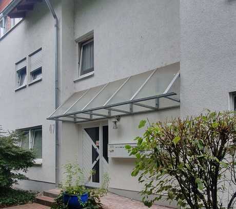 Freundliche 4-Zimmer-Wohnung mit gehobener Innenausstattung mit Balkon und Einbauküche in Weinheim