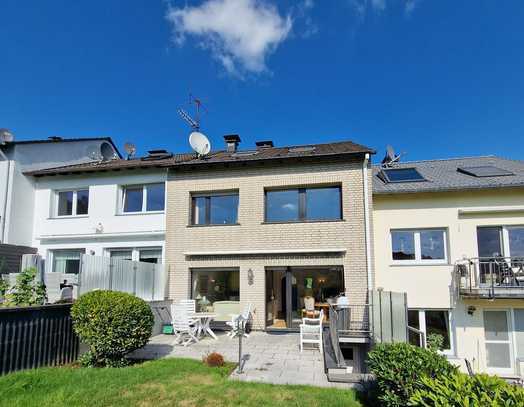 Gepflegtes EFRH mit Garage und schönem Garten in kinderfreundlicher Wohnlage mit Fernblick !