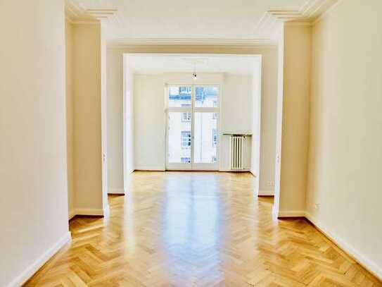 Repräsentatives Luxus Wohnen in einer lichtdurchfluteten 4,5 Zimmer Wohnung