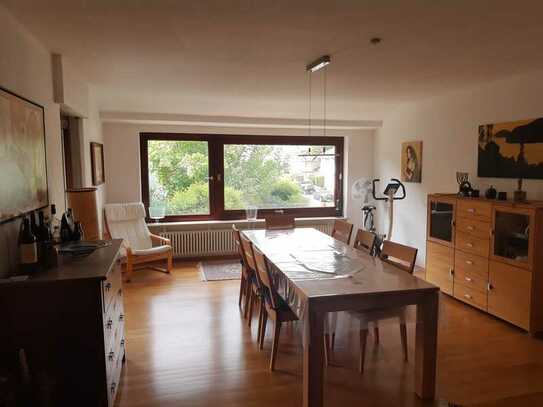 Zentrale 4-Zimmer-Wohnung mit gehobener Innenausstattung in Weinheim; Optional Übernahme Küche