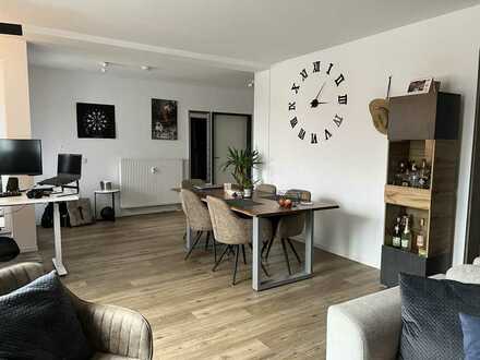 Moderne und stylische Wohnung mit Balkon und Fahrstuhl